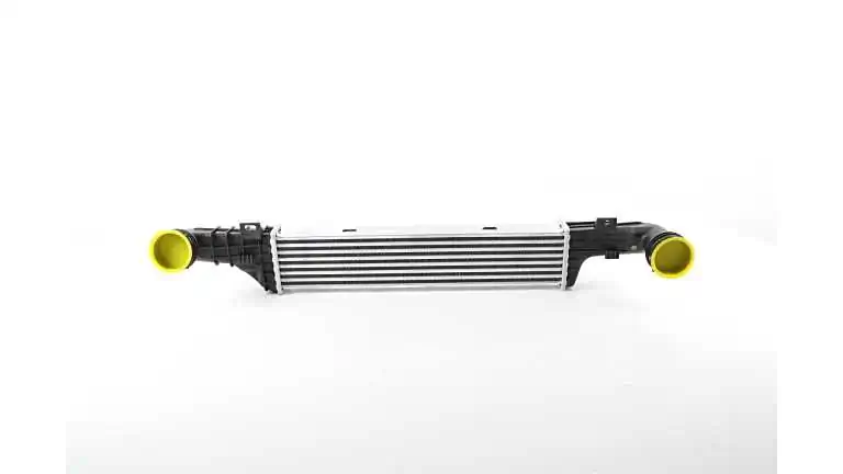 BSG töltőlevegő-hűtő - BSG 60-535-022 - TothCarparts