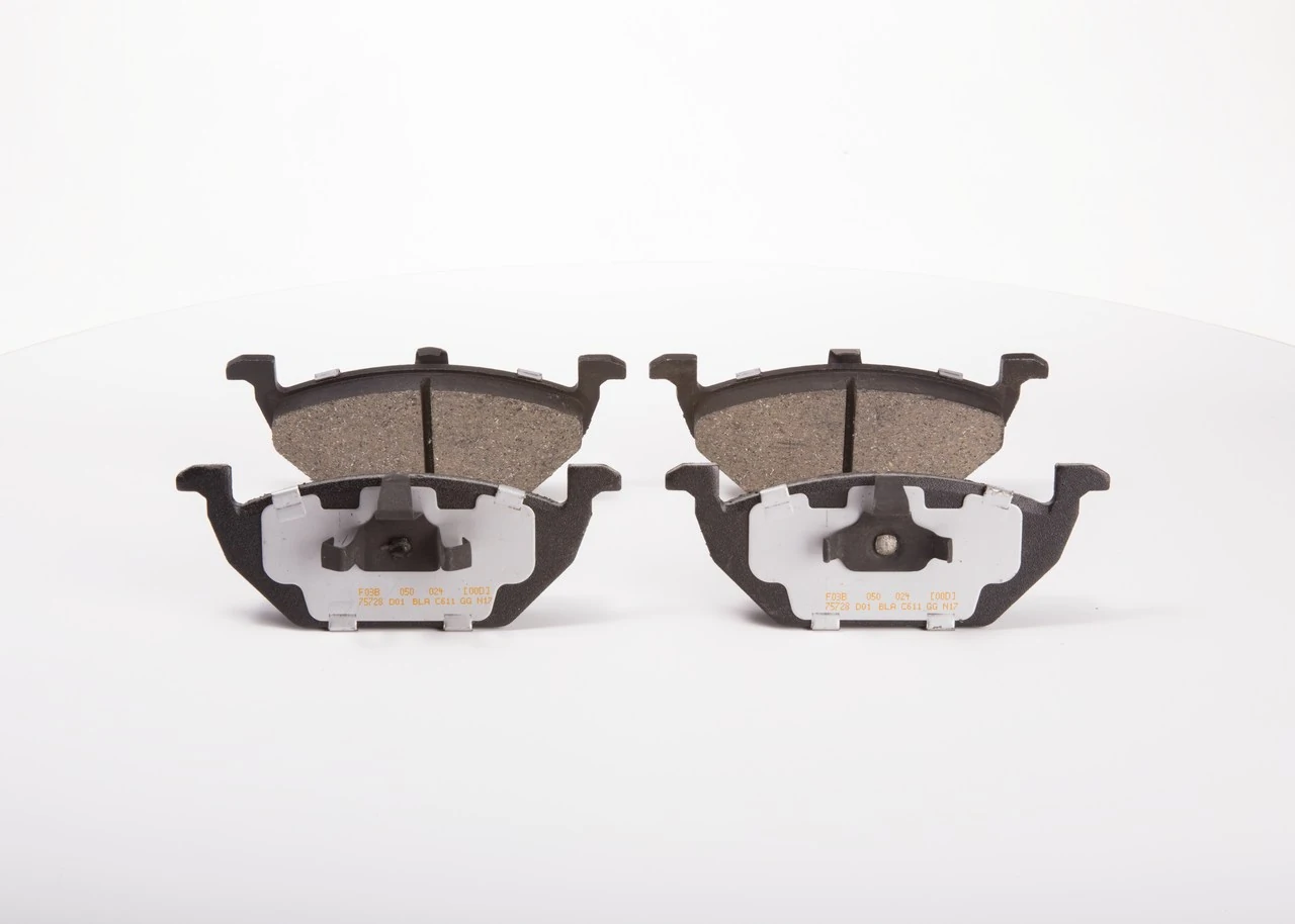 BOSCH fékbetétkészlet, tárcsafék - F 03B 050 024 - TothCarparts