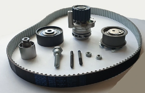 TECHNOX Vízpumpa + fogasszíj készlet - KW20371 - TothCarparts
