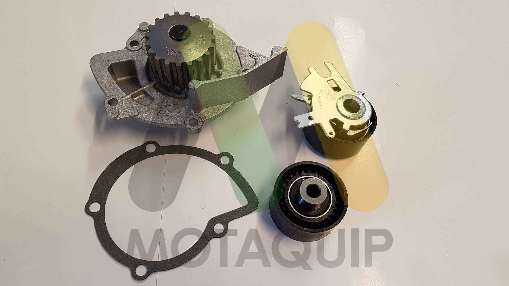 MOTAQUIP Vízpumpa + fogasszíj készlet - LVTTP104 - TothCarparts